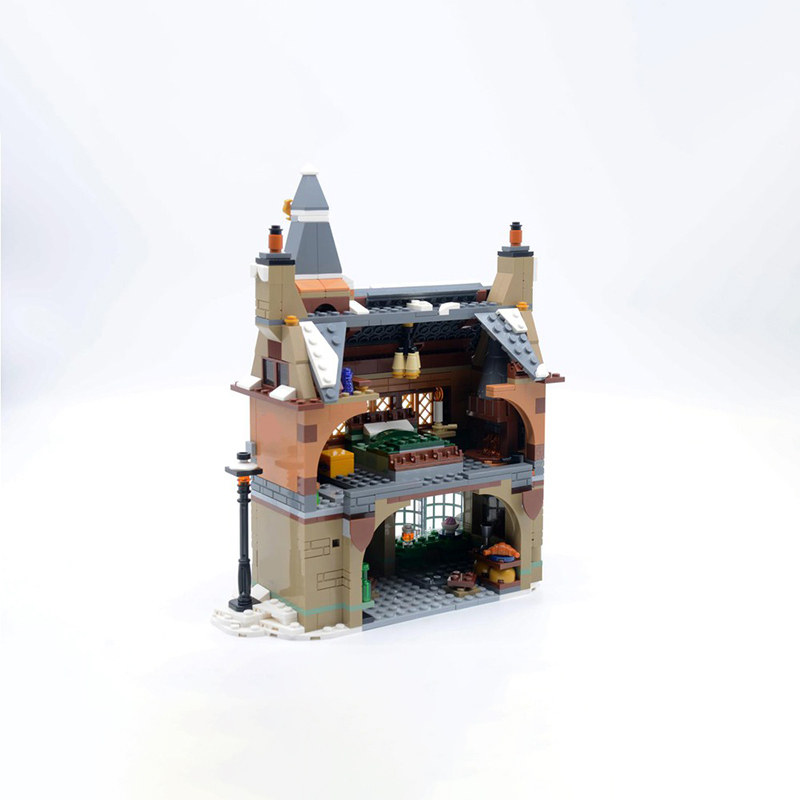 691pcs MOC Winter Village Old  - Art Craft Village recension och pris